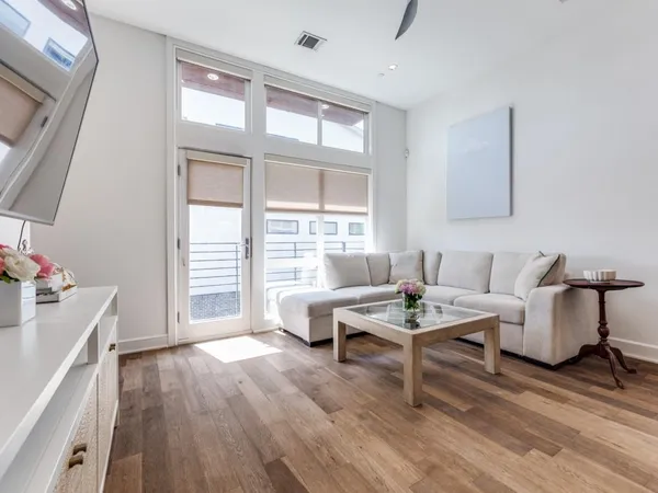 $3,600 | 5202 Capitol Avenue, Unit 1110, Dallas, TX 75206