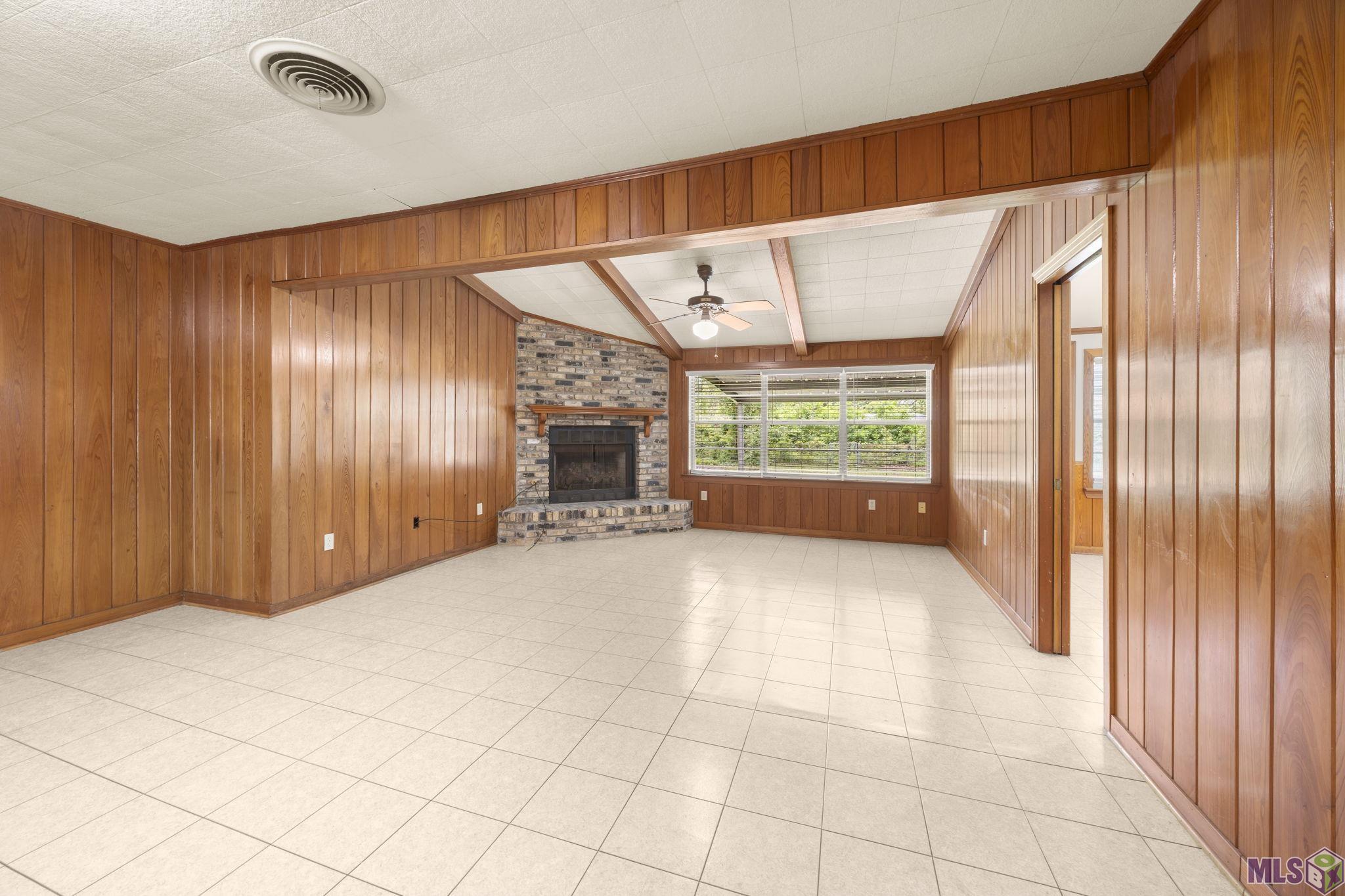 9372 Woodbine Street Baton Rouge, LA 70815 - Photo 13 of 23 Large Den