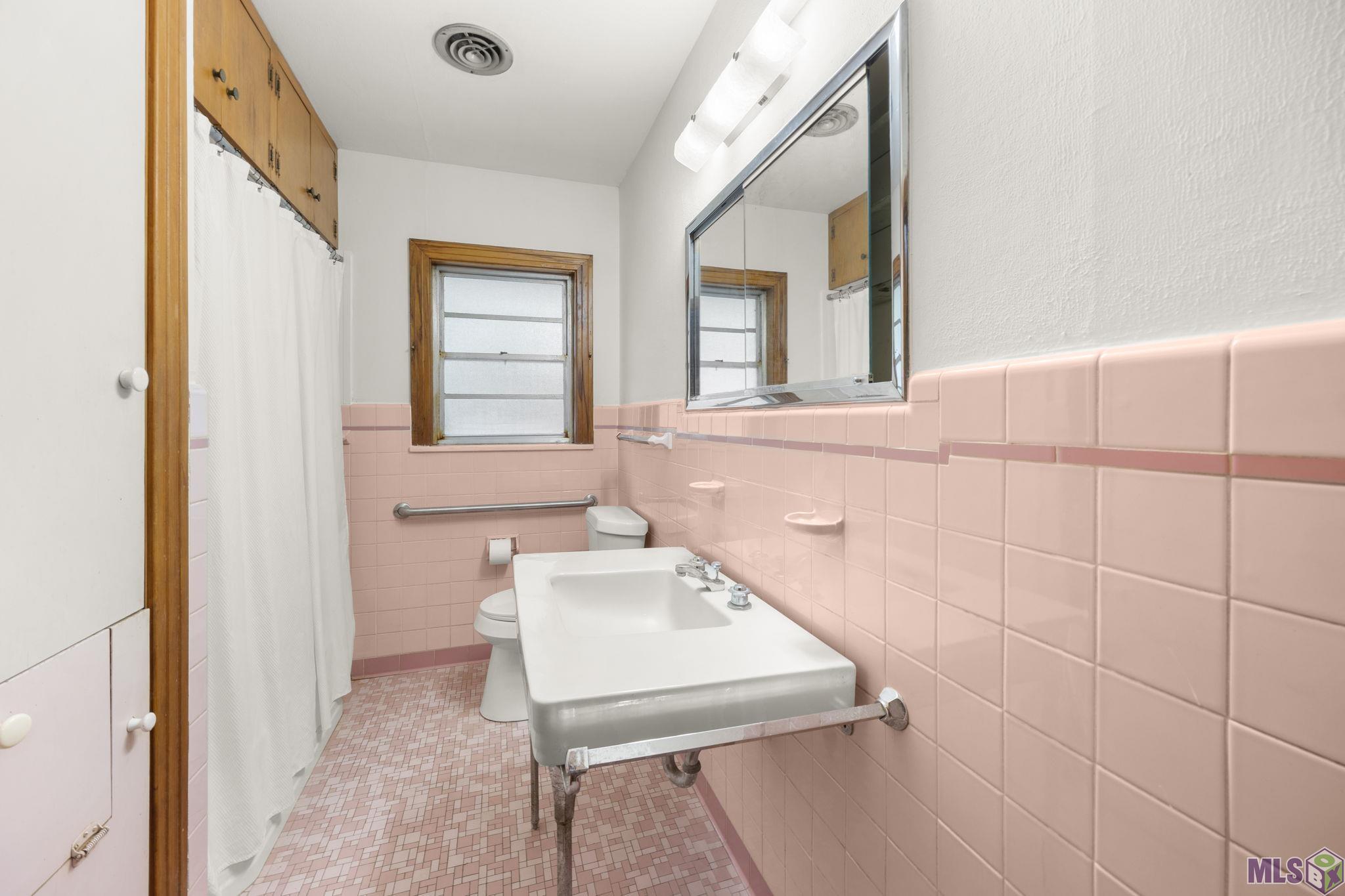 9372 Woodbine Street Baton Rouge, LA 70815 - Photo 18 of 23 Bath 2