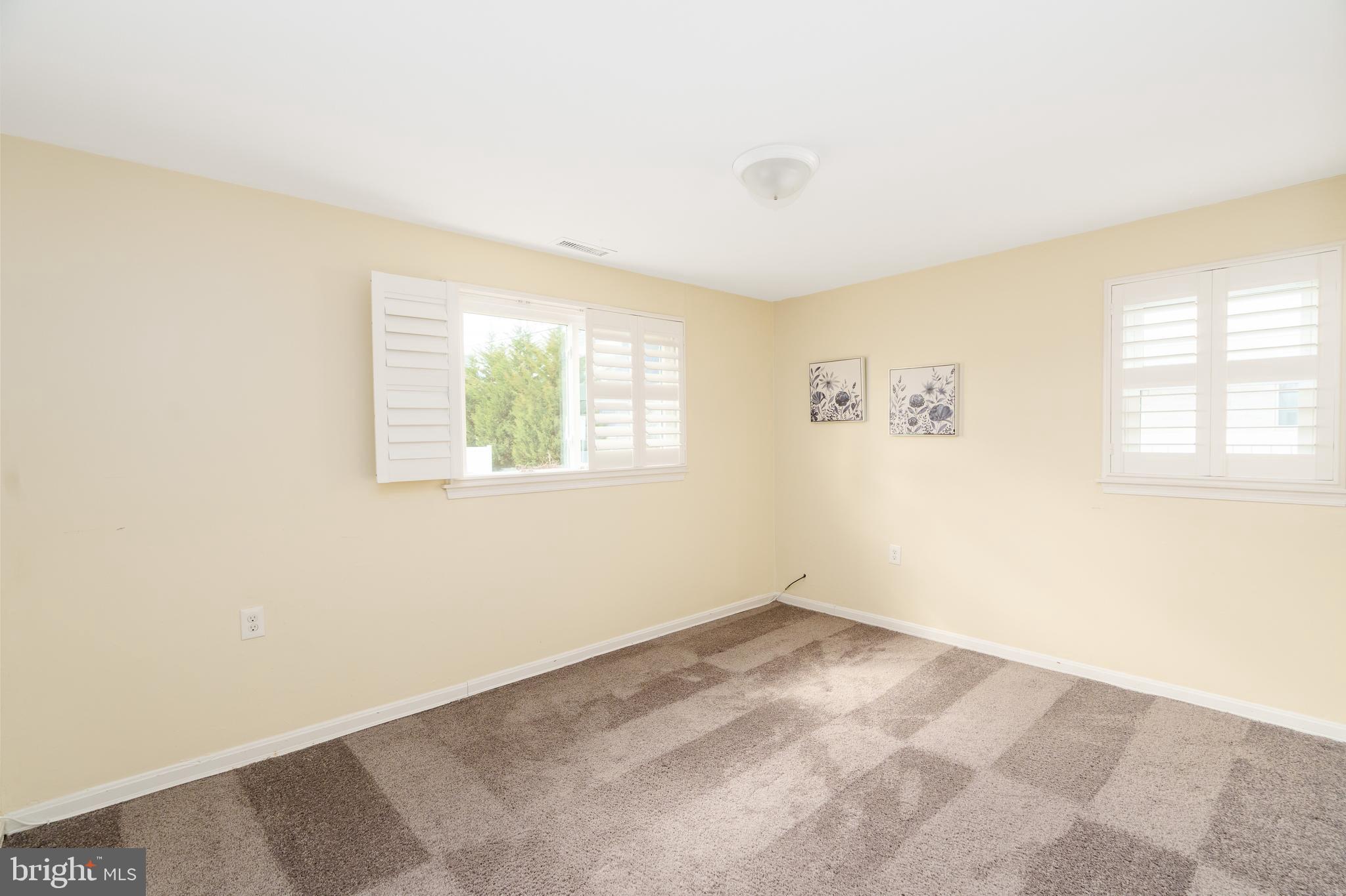 102 Miller Street Elkton, MD 21921 - Photo 8 of 15 Front rooms all have adjustable wooden blinds