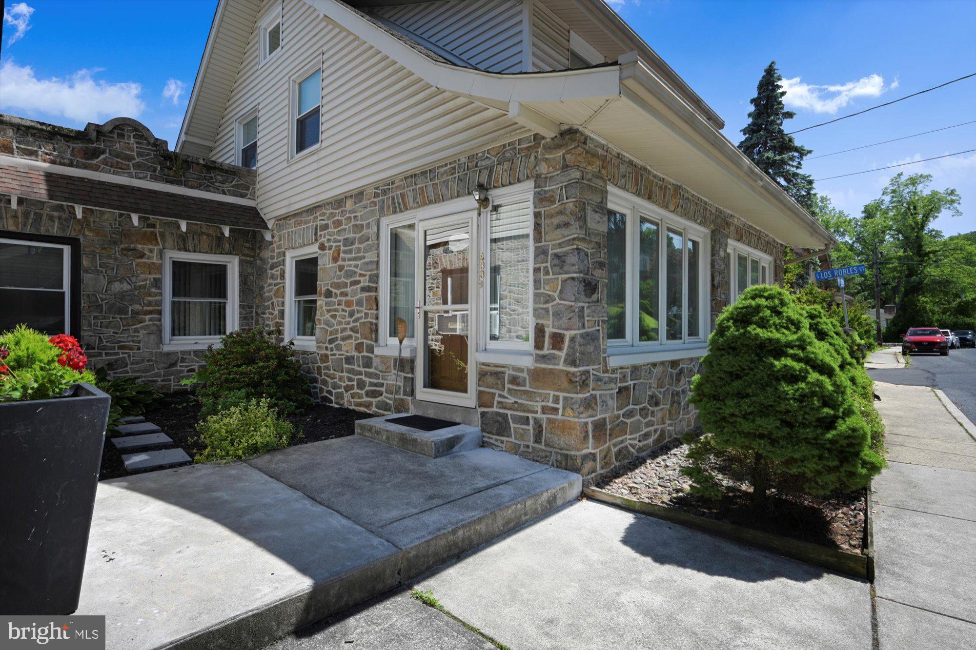 433 Friedensburg Road Reading, PA 19606 - Photo 3 of 26 V3