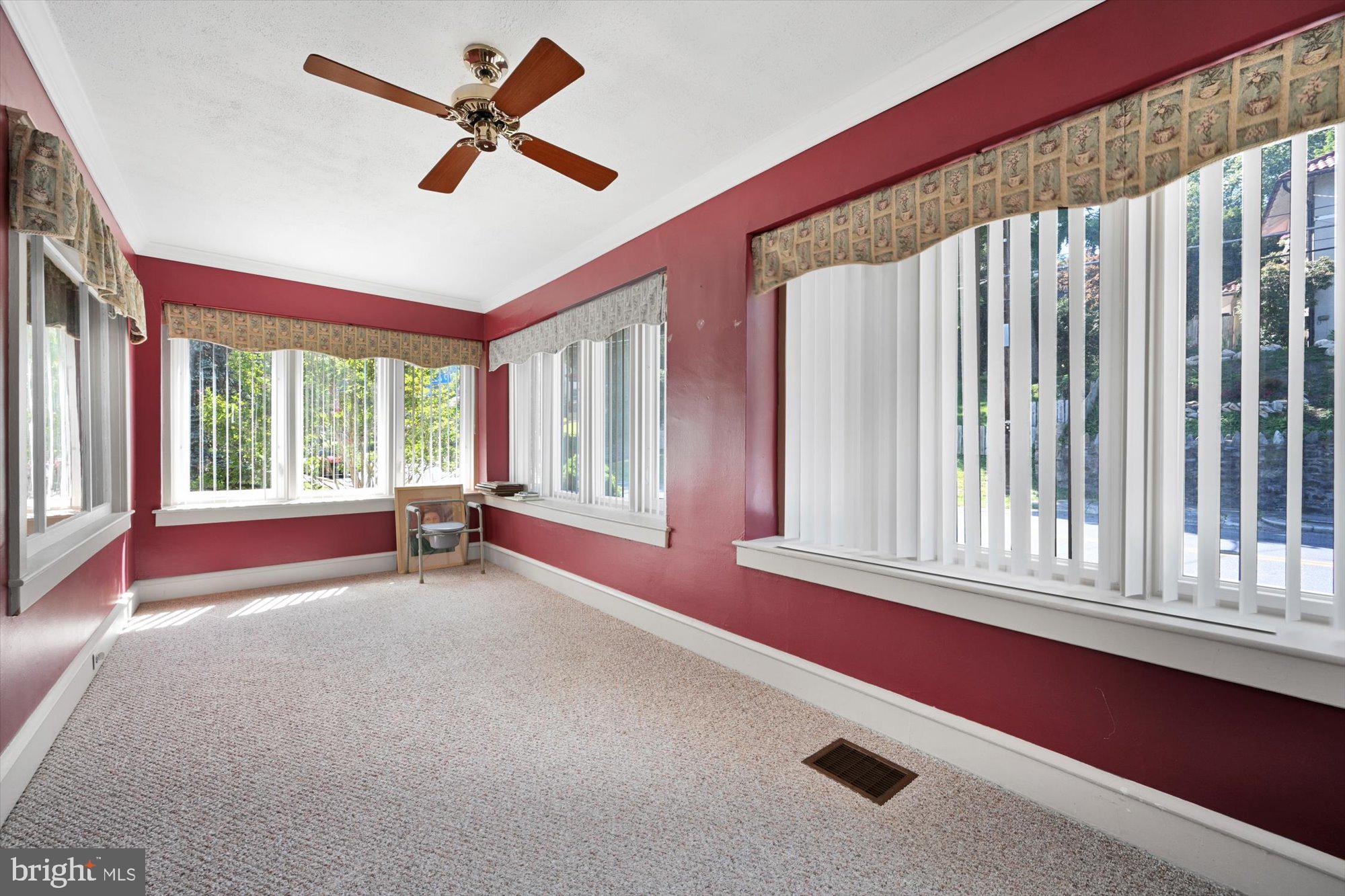 433 Friedensburg Road Reading, PA 19606 - Photo 4 of 26 Sunroom
