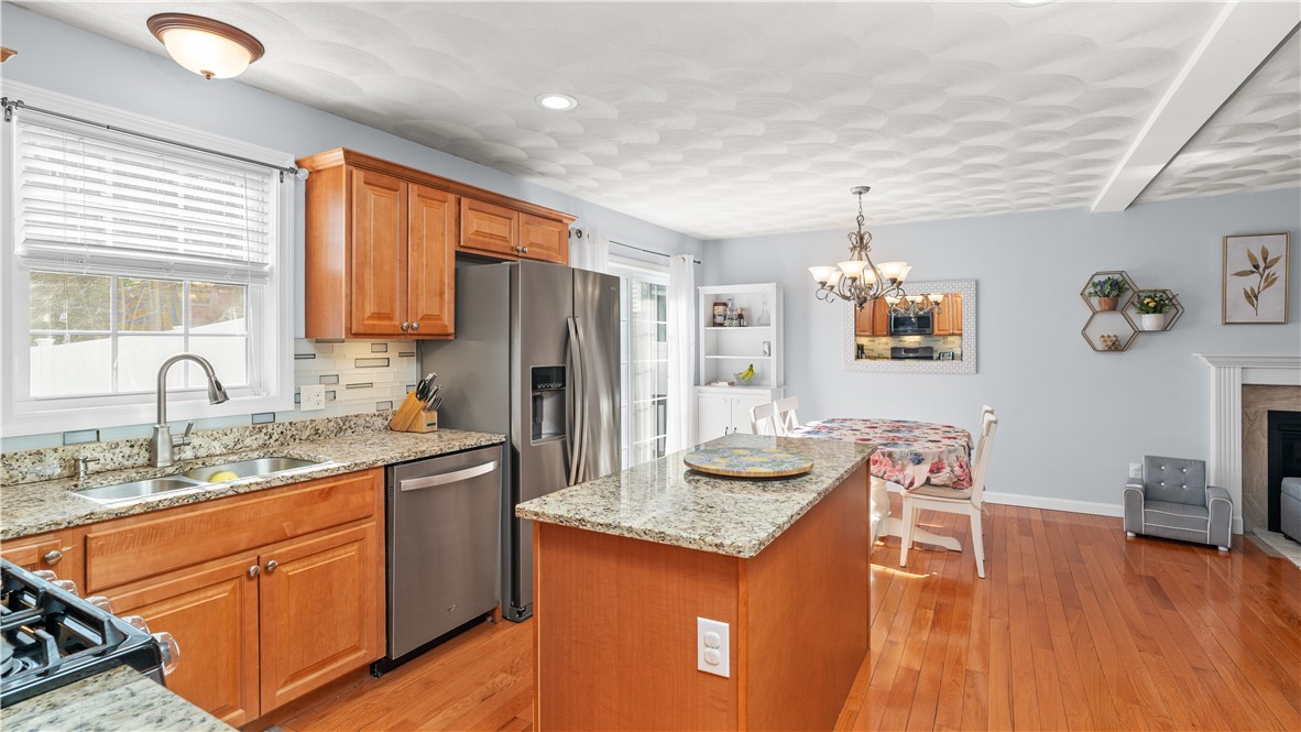 44 Leigh Road Cumberland, RI 02864 - Photo 11 of 37