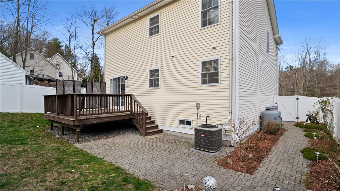 44 Leigh Road Cumberland, RI 02864 - Photo 31 of 37
