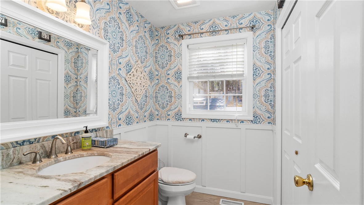 44 Leigh Road Cumberland, RI 02864 - Photo 9 of 37