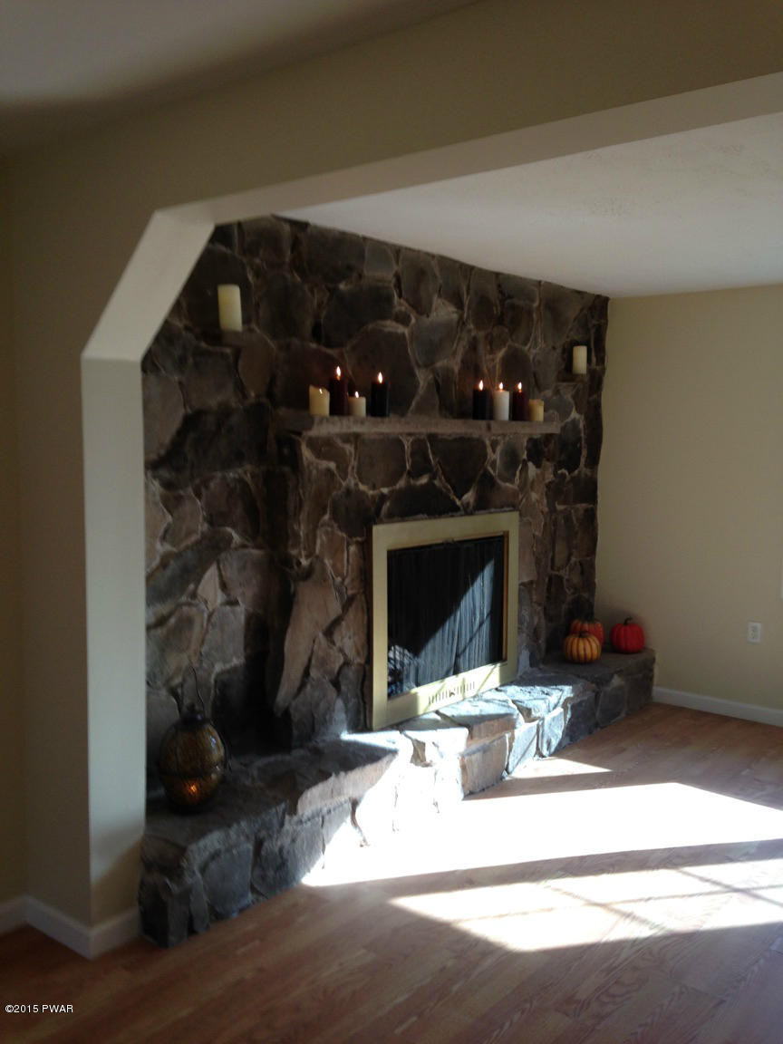 41 Westerly Rise, Unit RISE Hawley, PA 18428 - Photo 6 of 35 Gallery Image 6