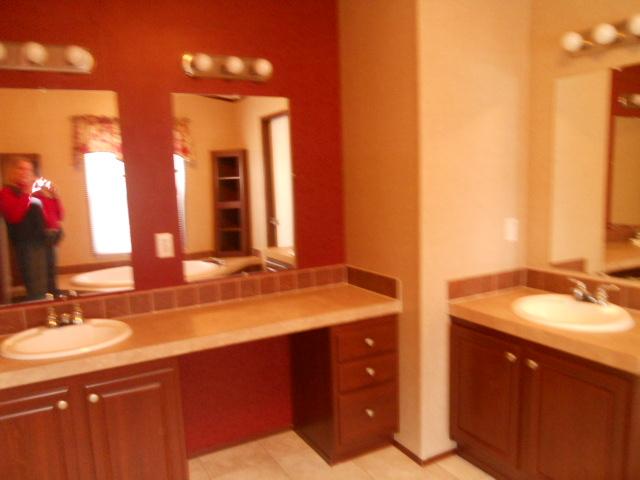 988 Coaling Road Charlotte, TN 37036 - Photo 6 of 19 MASTER BATH