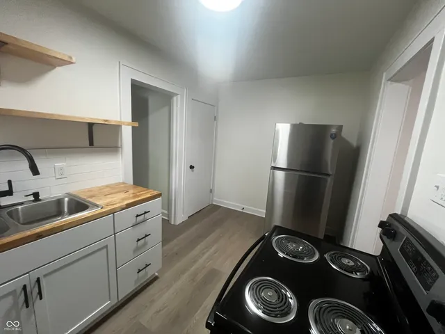 $975 | 1504 North Gladstone Avenue, Indianapolis, IN 46201