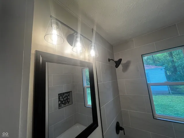 $975 | 1504 North Gladstone Avenue, Indianapolis, IN 46201