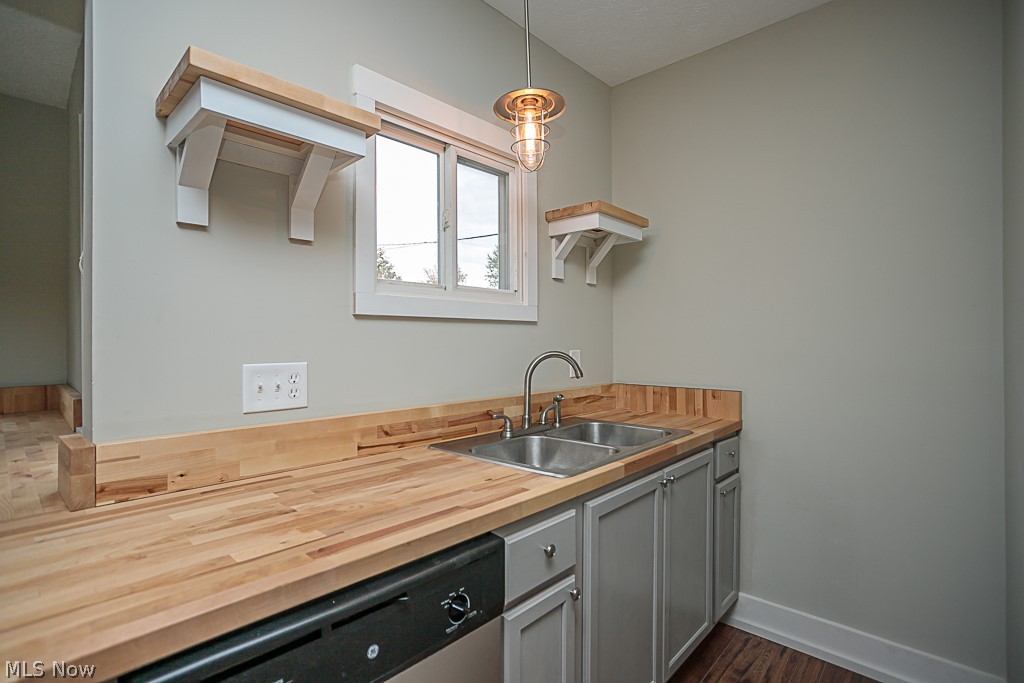 992 Greyton Road Cleveland Heights, OH 44112 - Photo 9 of 35 Gallery Image 9