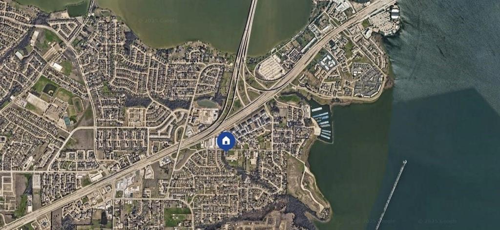 4926 Locust Grove Road Garland, TX 75043 - Photo 6 of 8 a close view of light fixture