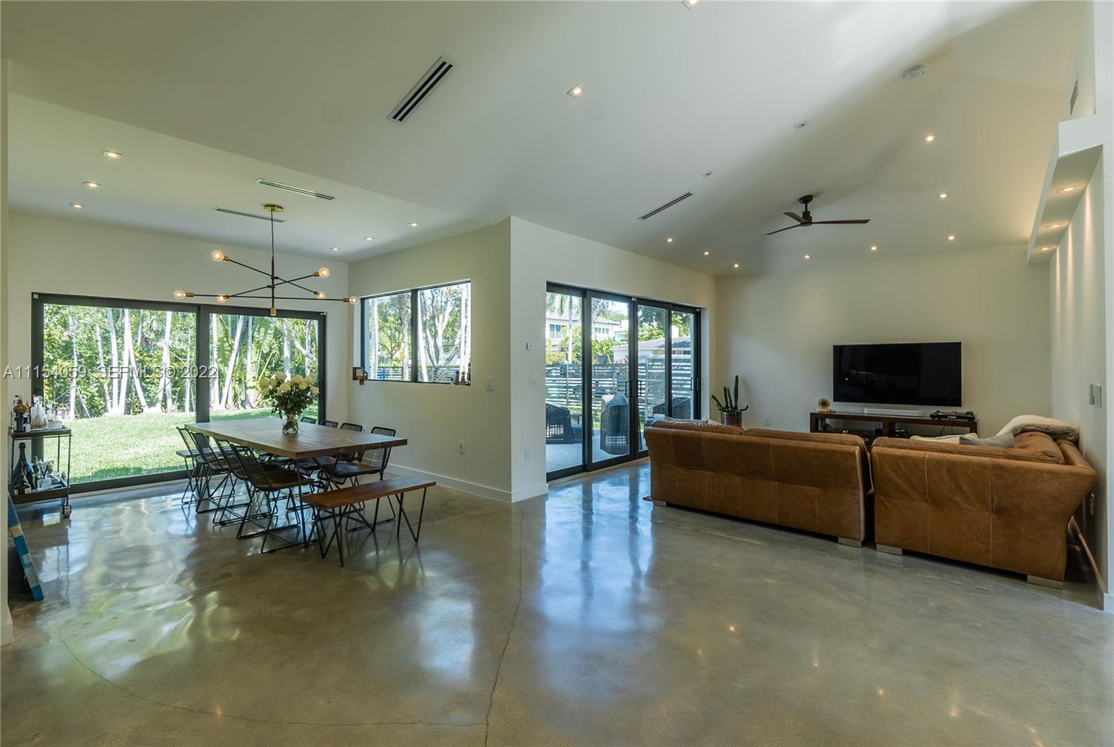 4001 Woodridge Road Miami, FL 33133 - Photo 5 of 15 Living/Dining Area