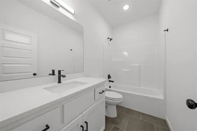 $527,000 | 2615 Southwest Tracker Lane, Lee's Summit, MO 64082