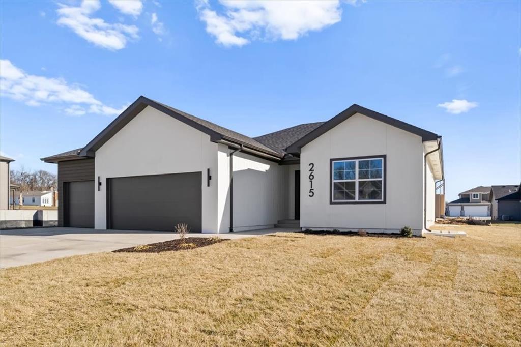 2615 Southwest Tracker Lane Lee's Summit, MO 64082 - Photo 2 of 27