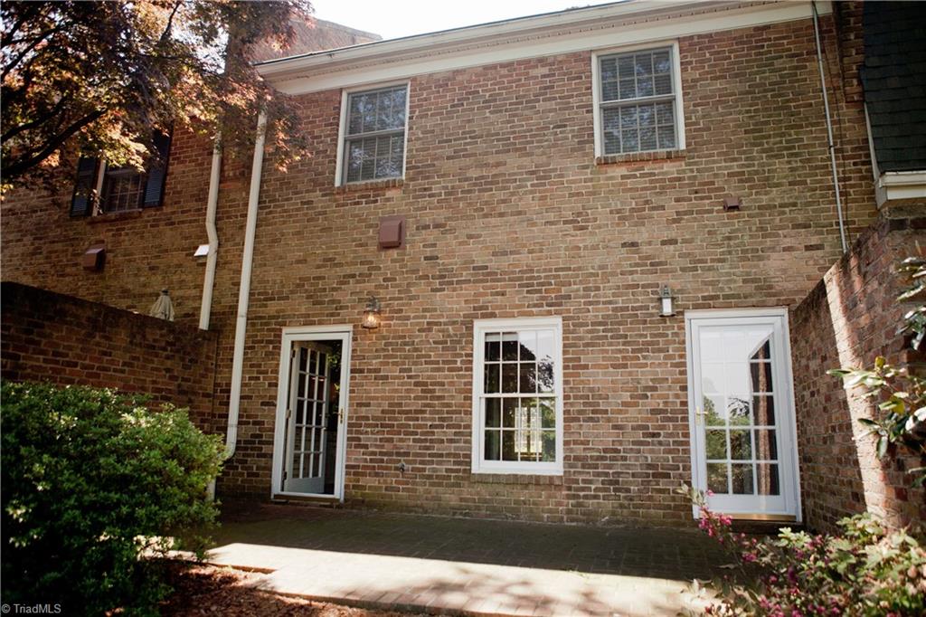 1108 Dover Road, Unit J Greensboro, NC 27408 - Photo 18 of 20 Gallery Image 18