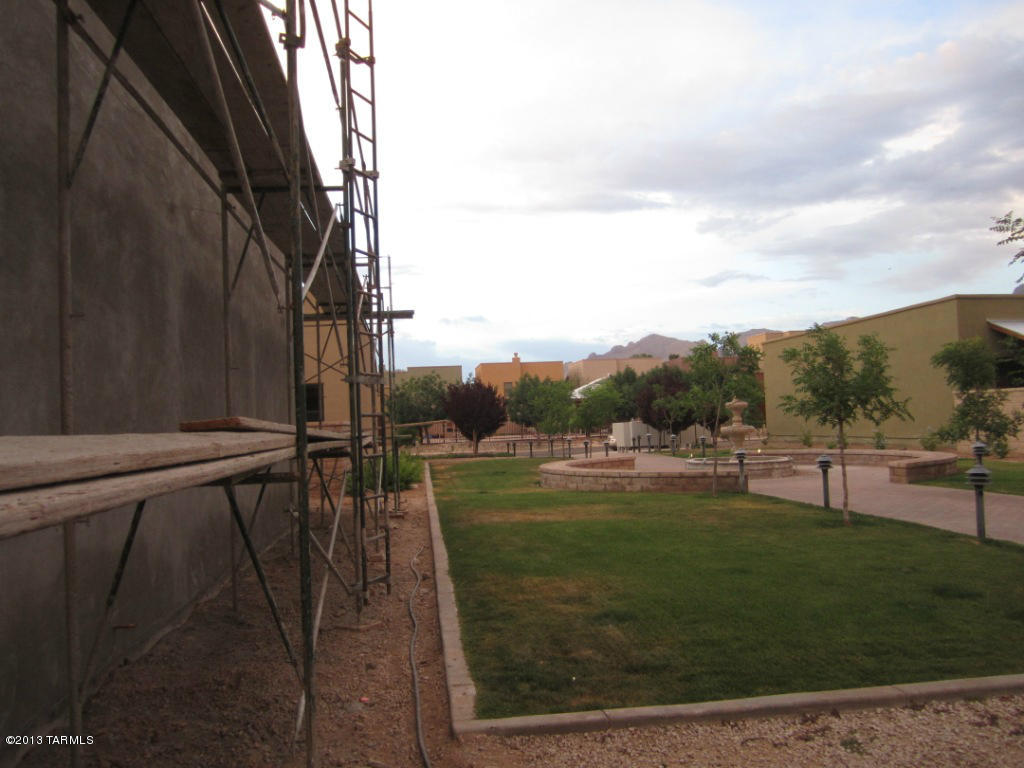 321 East Calderwood Road Tucson, AZ 85704 - Photo 4 of 31