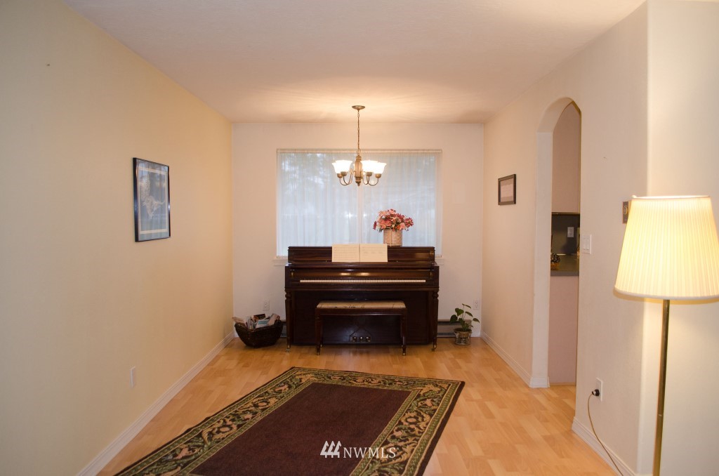 19236 Loganberry Street Southwest Rochester, WA 98579 - Photo 4 of 24