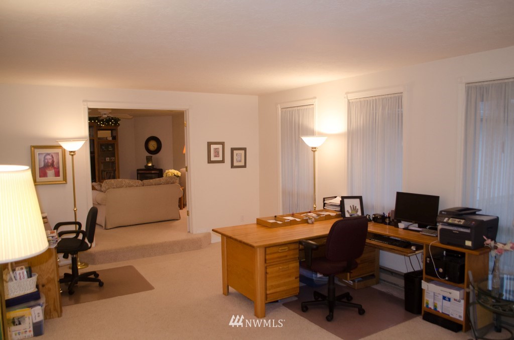 19236 Loganberry Street Southwest Rochester, WA 98579 - Photo 8 of 24