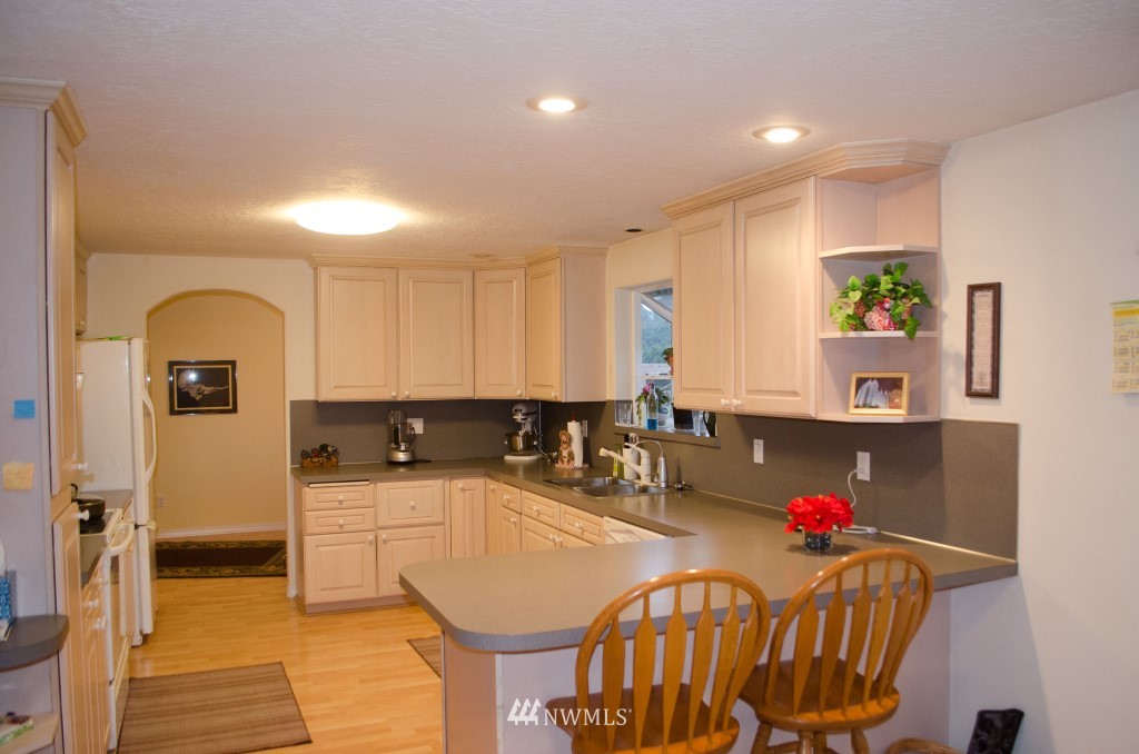 19236 Loganberry Street Southwest Rochester, WA 98579 - Photo 9 of 24