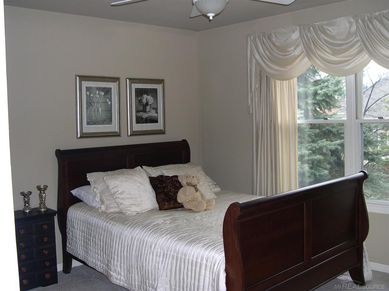 2062 Mapleridge Road Rochester Hills, MI 48309 - Photo 31 of 35