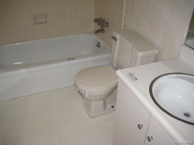 31147 Hoover Road Warren, MI 48093 - Photo 15 of 25 261-854207 - (47).JPG