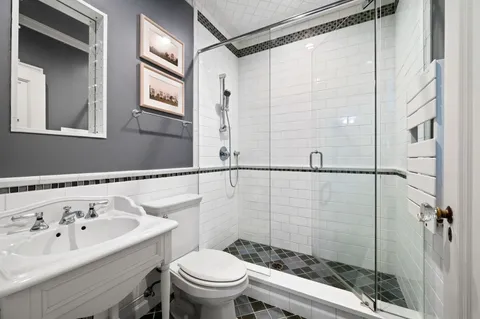 $2,975,000 | 2855 Sheridan Place, Evanston, IL 60201