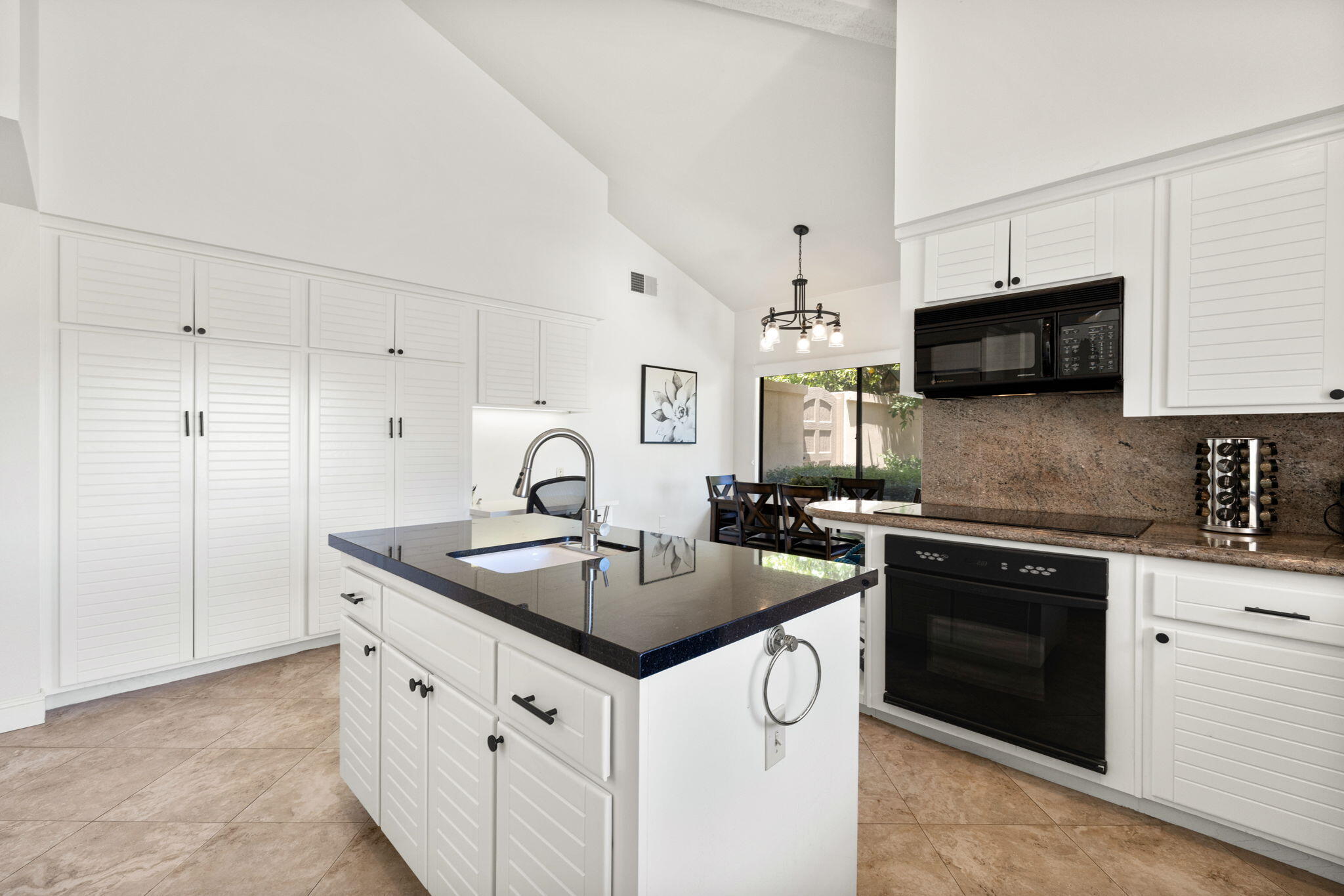 54612 Inverness Way La Quinta, CA 92253 - Photo 15 of 59 32-web-or-mls-2H8A5399