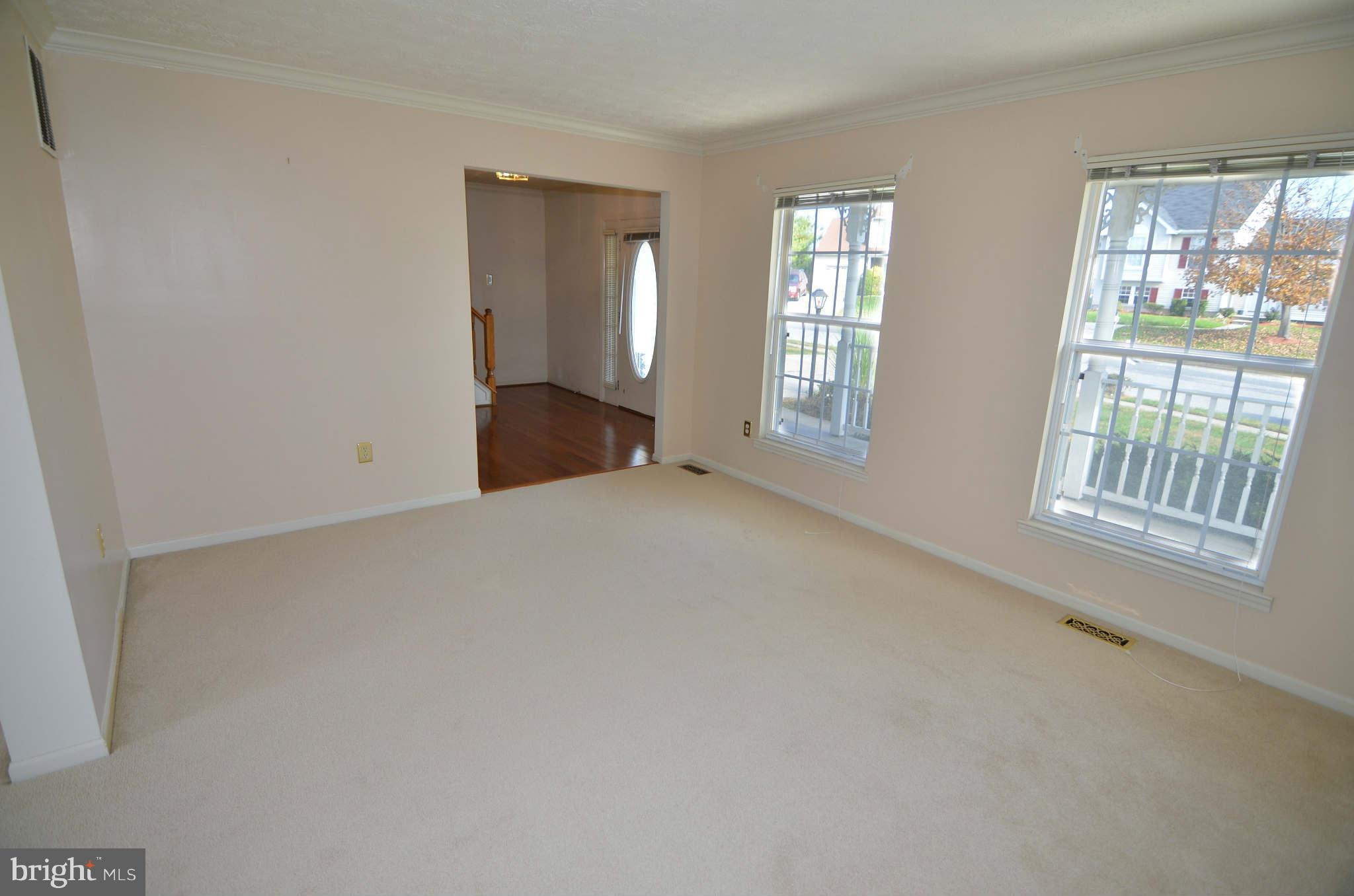 2114 Cross Trails Road Baltimore, MD 21244 - Photo 3 of 10 Living Room