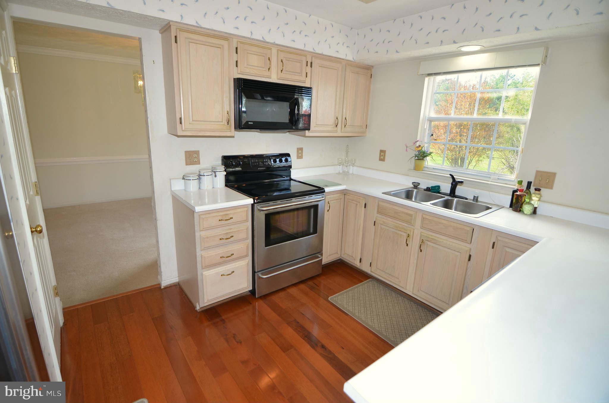 2114 Cross Trails Road Baltimore, MD 21244 - Photo 5 of 10 Kitchen