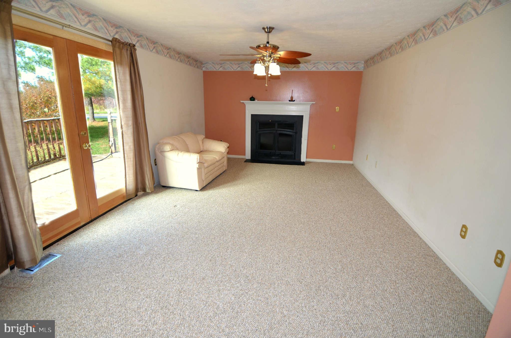 2114 Cross Trails Road Baltimore, MD 21244 - Photo 8 of 10 Family Room