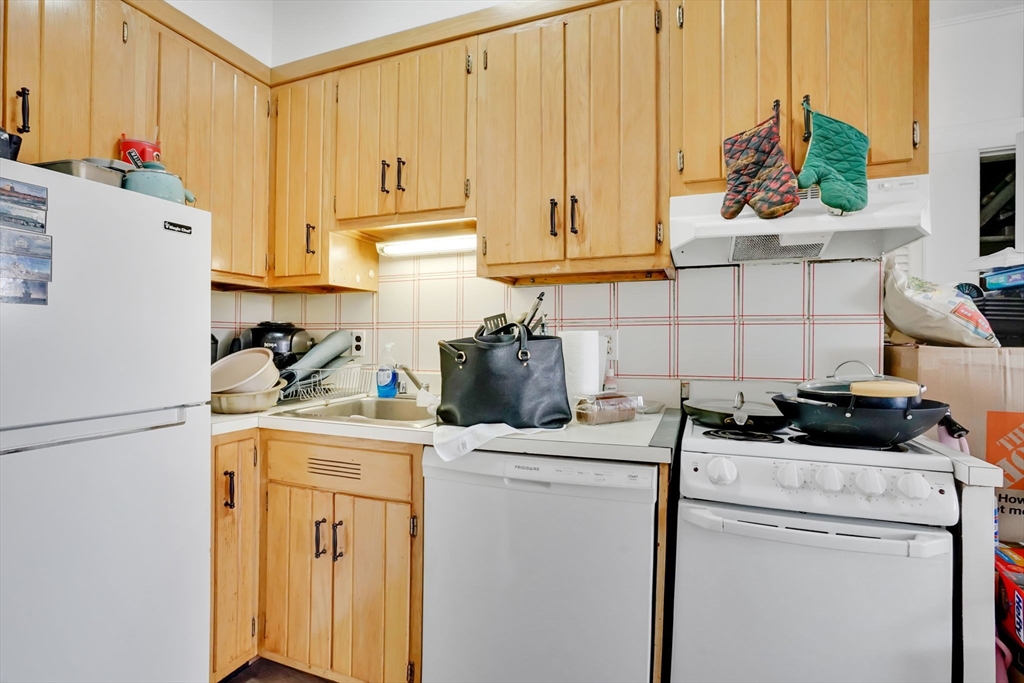 140 Chestnut Street, Unit 818 Springfield, MA 01103 - Photo 15 of 22