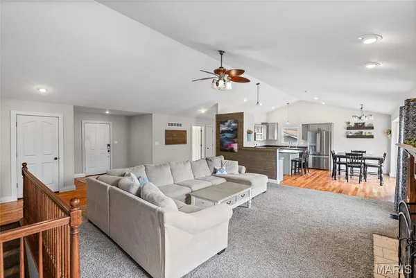 $345,000 | 407 Glen Echo Drive, De Soto, MO 63020