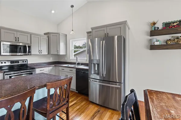 $345,000 | 407 Glen Echo Drive, De Soto, MO 63020