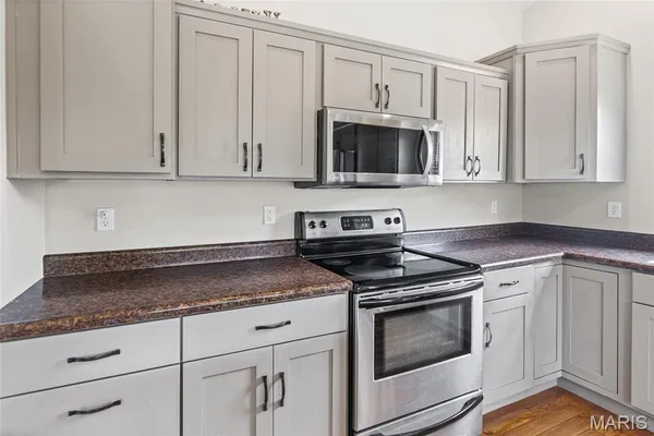 $345,000 | 407 Glen Echo Drive, De Soto, MO 63020