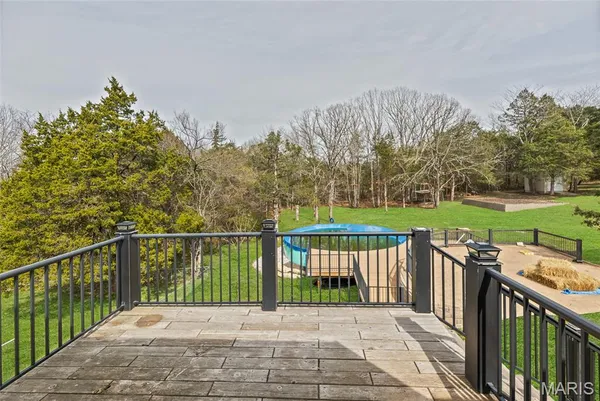 $345,000 | 407 Glen Echo Drive, De Soto, MO 63020