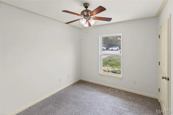 $345,000 | 407 Glen Echo Drive, De Soto, MO 63020