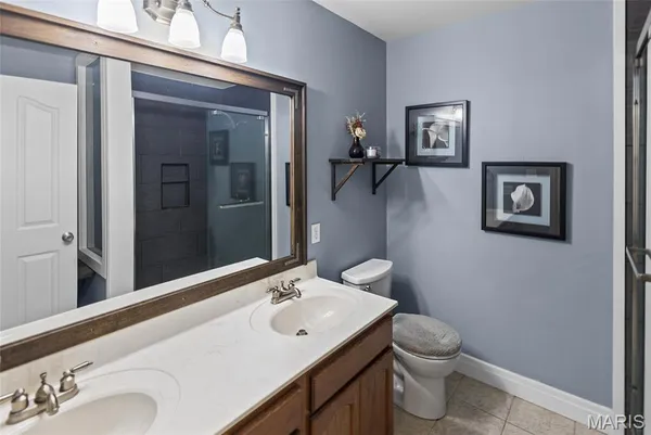 $345,000 | 407 Glen Echo Drive, De Soto, MO 63020