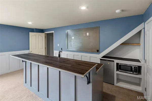 $345,000 | 407 Glen Echo Drive, De Soto, MO 63020