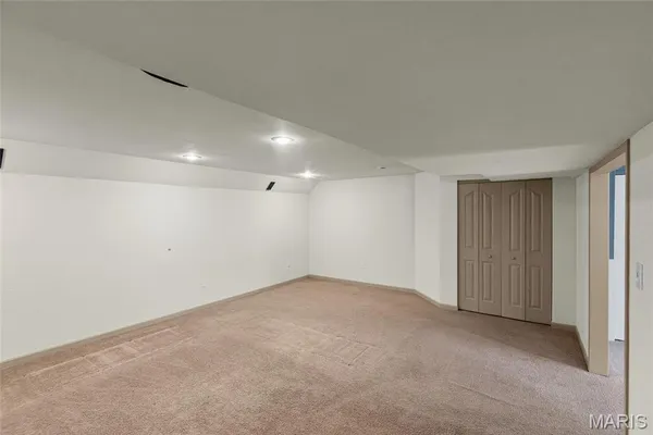 $345,000 | 407 Glen Echo Drive, De Soto, MO 63020