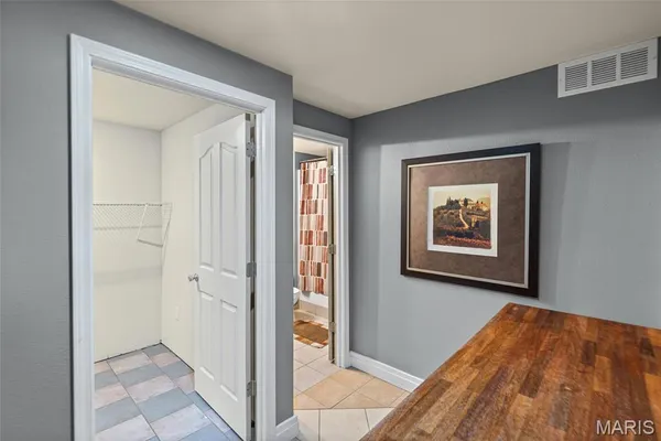 $345,000 | 407 Glen Echo Drive, De Soto, MO 63020