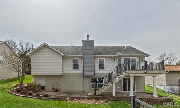 $345,000 | 407 Glen Echo Drive, De Soto, MO 63020