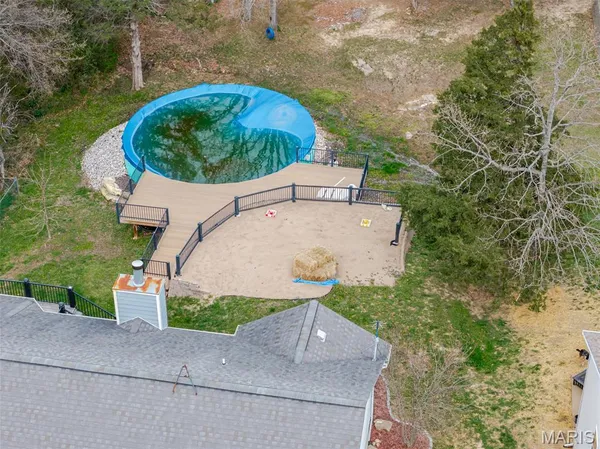 $345,000 | 407 Glen Echo Drive, De Soto, MO 63020