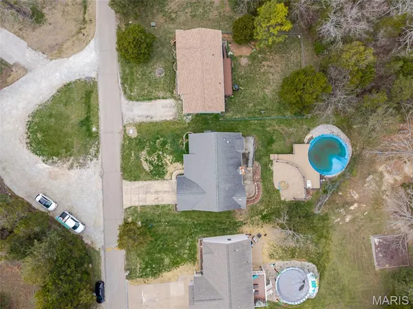 $345,000 | 407 Glen Echo Drive, De Soto, MO 63020