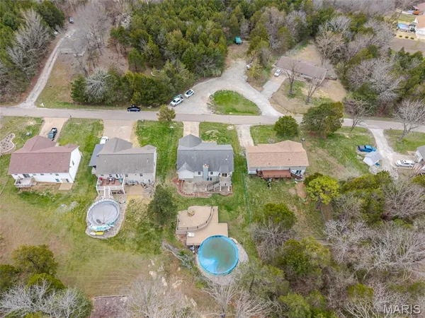 $345,000 | 407 Glen Echo Drive, De Soto, MO 63020
