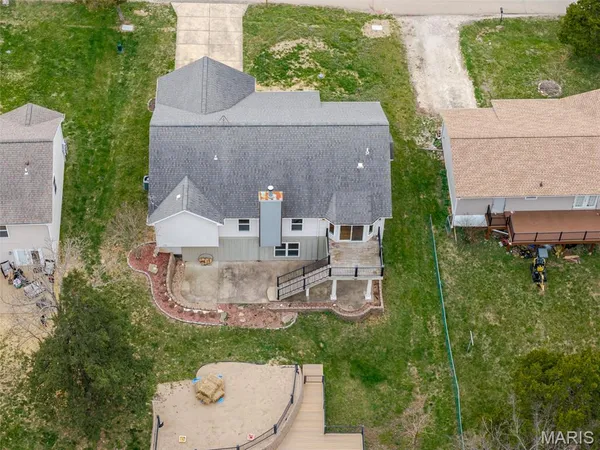 $345,000 | 407 Glen Echo Drive, De Soto, MO 63020