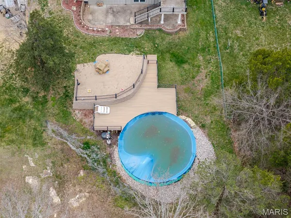 $345,000 | 407 Glen Echo Drive, De Soto, MO 63020