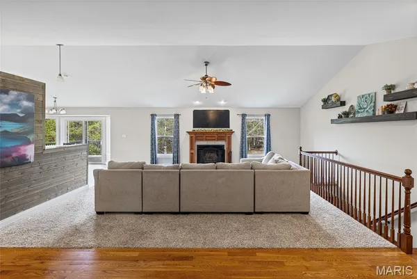 $345,000 | 407 Glen Echo Drive, De Soto, MO 63020