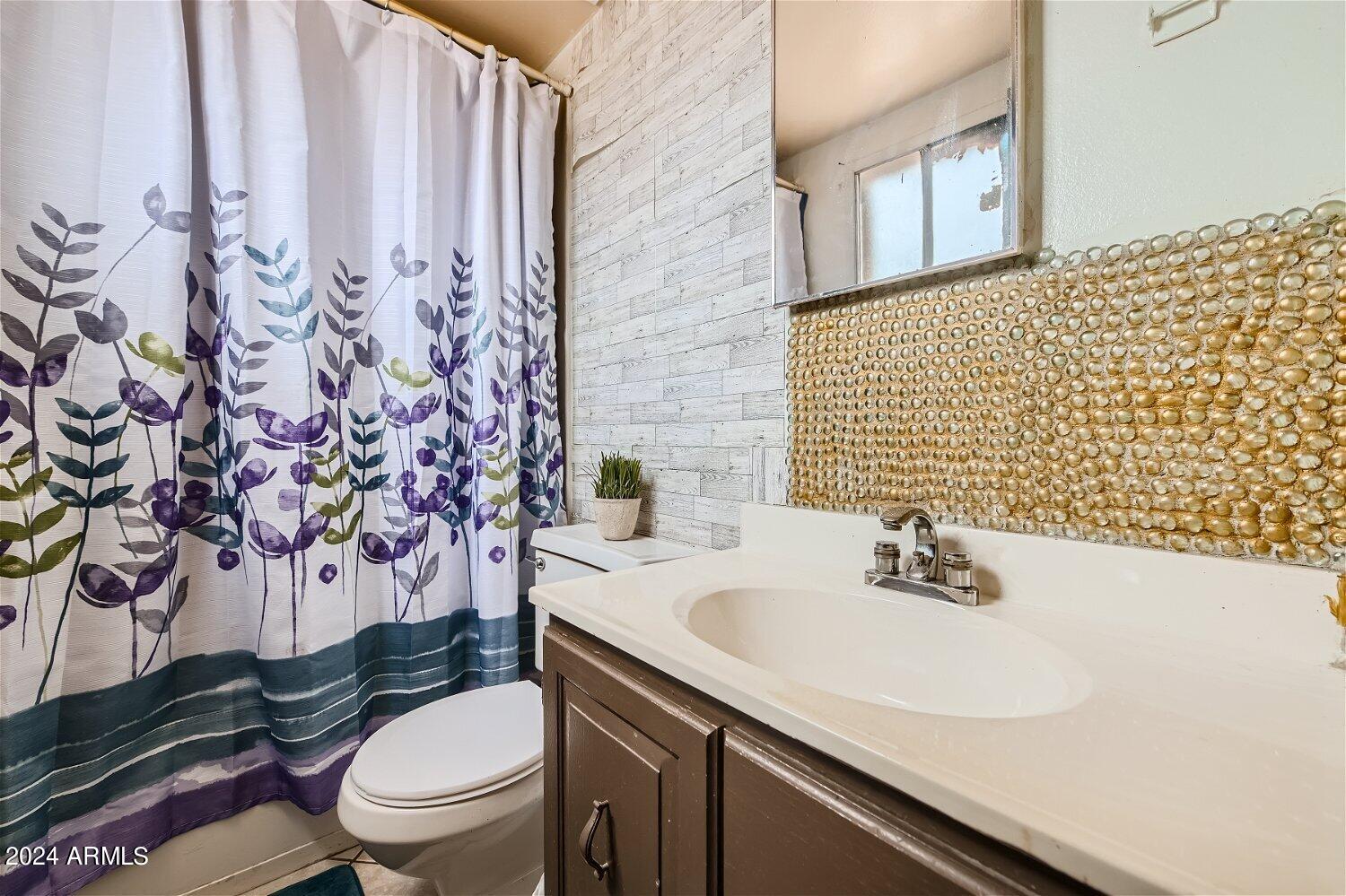6149 West Coronado Road Phoenix, AZ 85035 - Photo 15 of 24 Main Bath