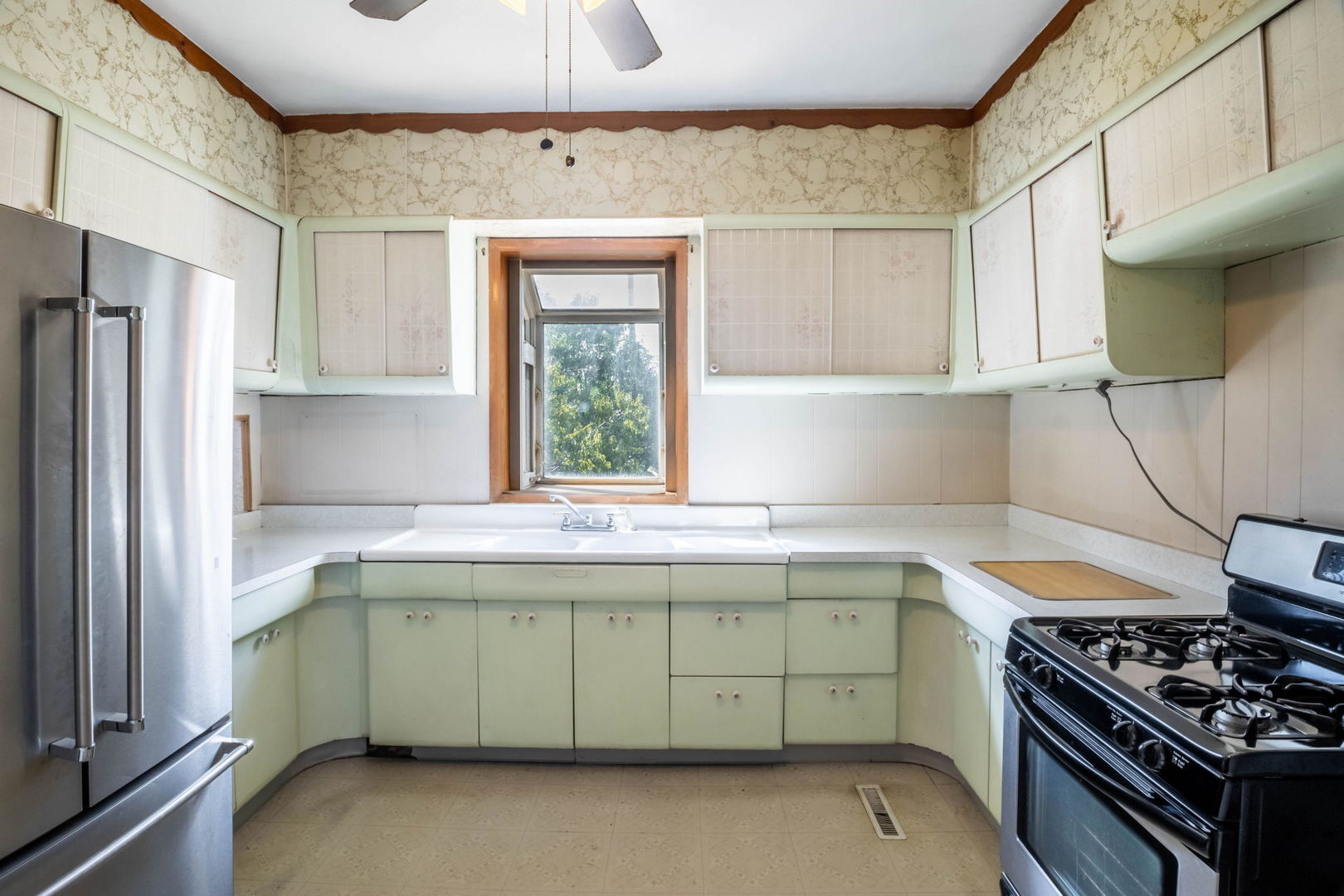 7619 West 60th Place Summit, IL 60501 - Photo 20 of 37