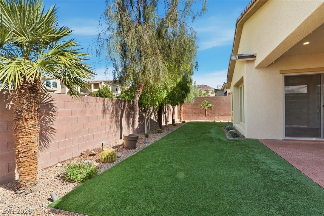 80 Strada Caruso Henderson, NV 89011 - Photo 24 of 33